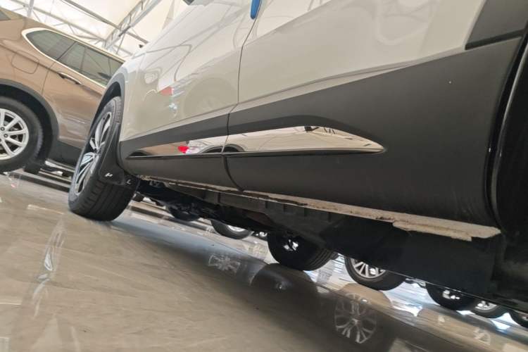 Used Haval H6 2023 National Trend Edition 1.5T Automatic Champion Version Left Side Sill