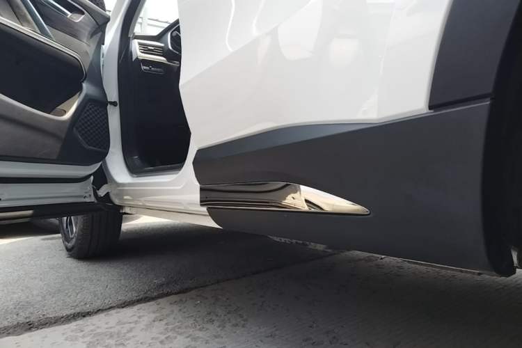 Used Haval H6 2023 National Trend Edition 1.5T Automatic Urban Version Left Side Sill