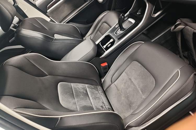 Used Haval H6 2023 National Trend Edition 1.5T Automatic Urban Version Right Front Seat