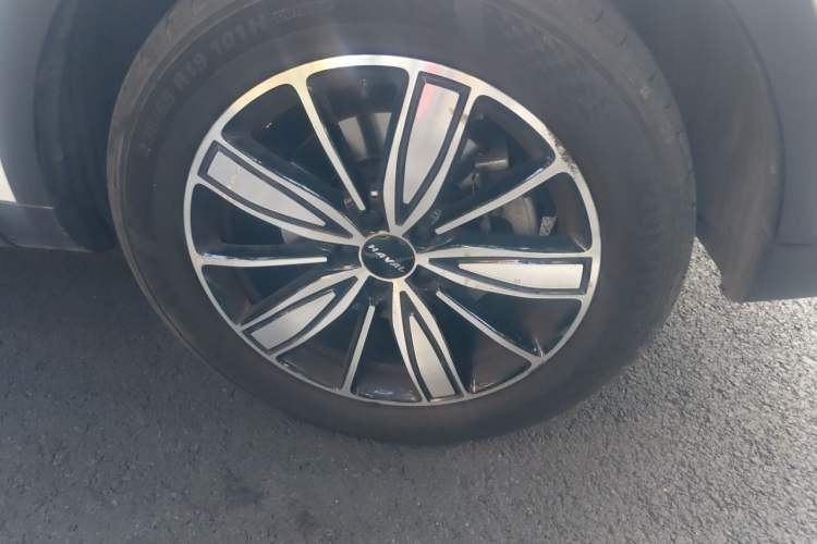 Used Haval H6 2023 National Trend Edition 1.5T Automatic Champion Version Right Front Wheel Hub