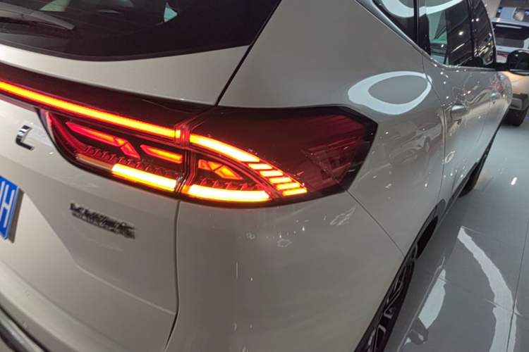 Used Haval H6 2023 National Trend Edition 1.5T Automatic Urban Version Right Rear Taillight