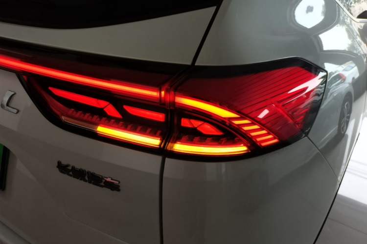 Used Haval H6 2023 National Trend Edition 1.5T Automatic Urban Version Right Rear Taillight