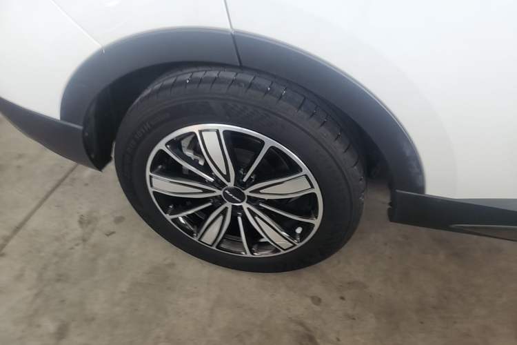 Used Haval H6 2023 National Trend Edition 1.5T Automatic Champion Version Right Rear Wheel Hub
