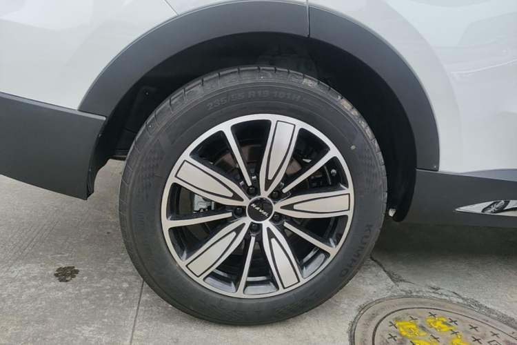 Used Haval H6 2023 National Trend Edition 1.5T Automatic Champion Version Right Rear Wheel Hub