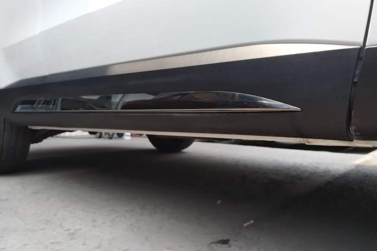 Used Haval H6 2023 National Trend Edition 1.5T Automatic Urban Version Right Side Sill