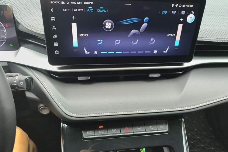 Used Haval H6 2024 1.5T Two-Wheel-Drive Classic Edition Audio And AC Panel
