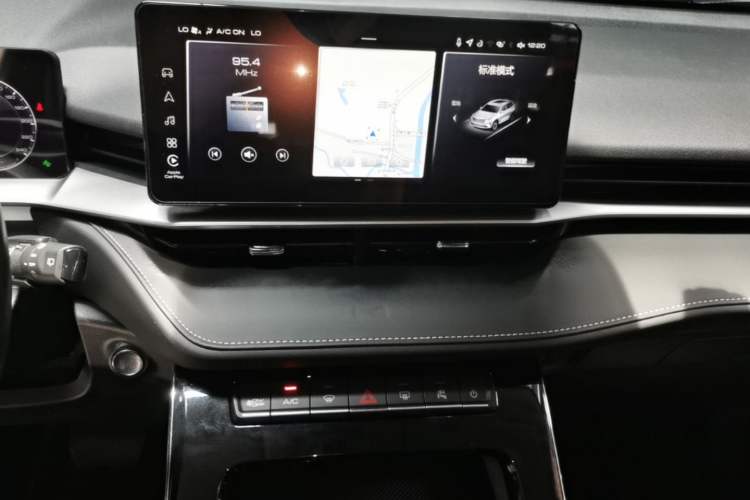 Used Haval H6 2024 1.5T Two-Wheel-Drive Classic Edition Audio And AC Panel