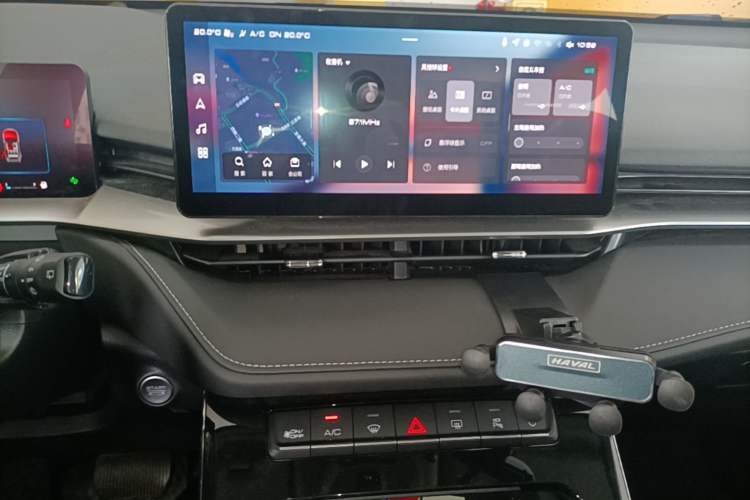 Used Haval H6 2024 1.5T Two-Wheel-Drive Classic Edition Audio And AC Panel