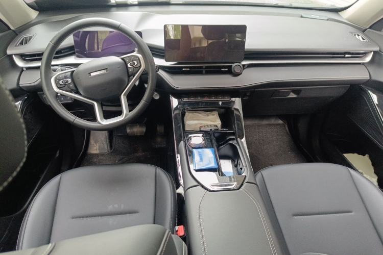 Used Haval H6 2024 1.5T Two-Wheel-Drive Classic Edition Center Console