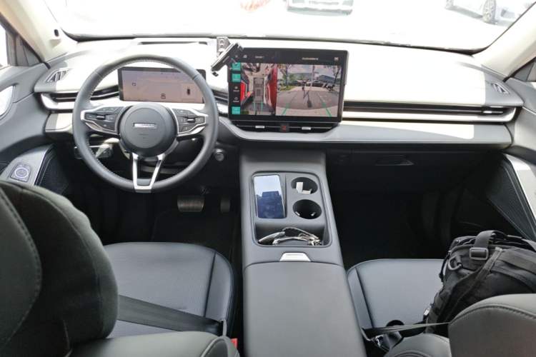 Used Haval H6 2024 1.5T Two-Wheel Drive Ultra Center Console