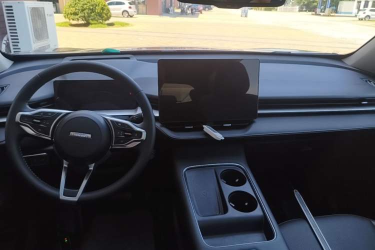 Used Haval H6 2024 1.5T Two-Wheel Drive Ultra Center Console