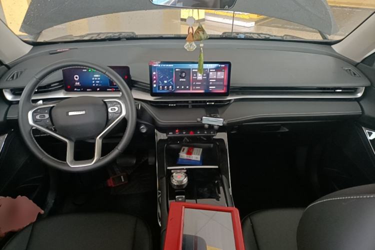 Used Haval H6 2024 1.5T Two-Wheel-Drive Classic Edition Center Console