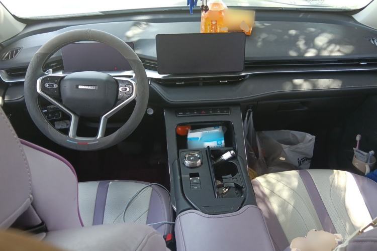 Used Haval H6 2024 1.5T Two-Wheel-Drive Classic Edition Center Console