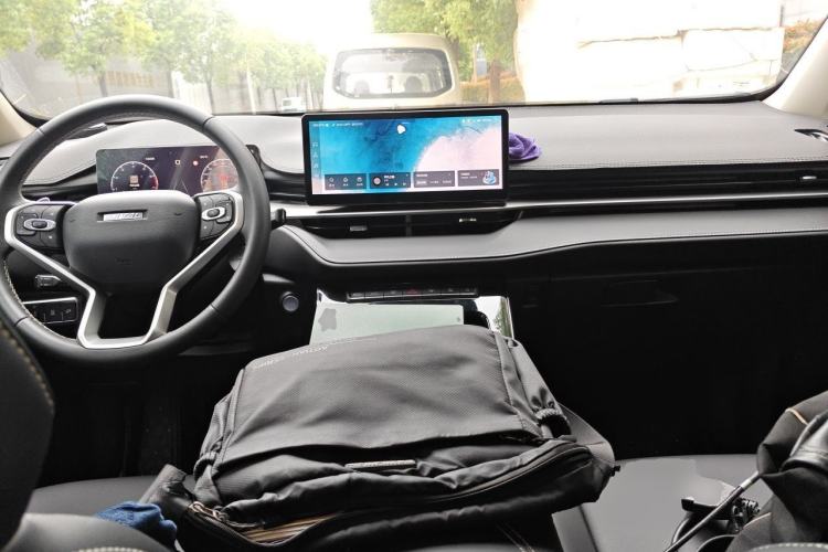 Used Haval H6 2024 1.5T Two-Wheel-Drive Classic Edition Center Console