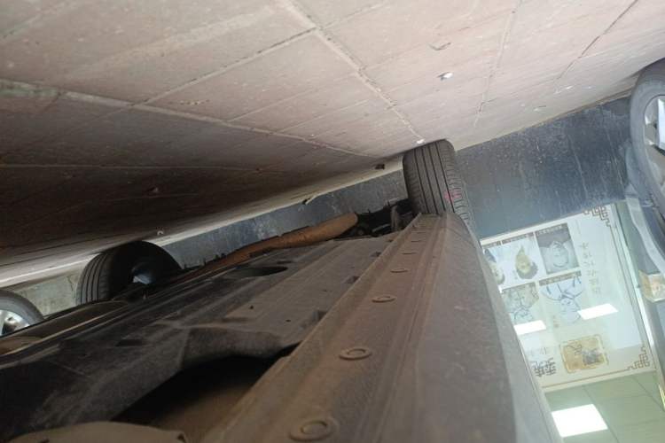 Used Haval H6 2024 1.5T Two-Wheel Drive Max Chassis Front Right