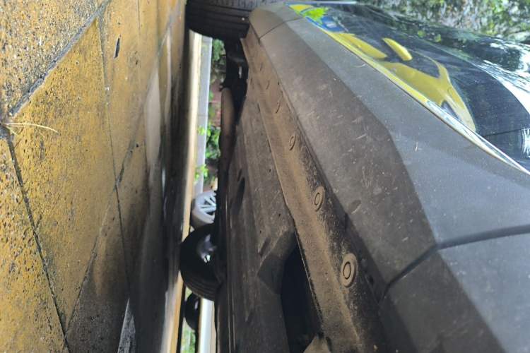 Used Haval H6 2024 1.5T Two-Wheel-Drive Classic Edition Chassis Front Right