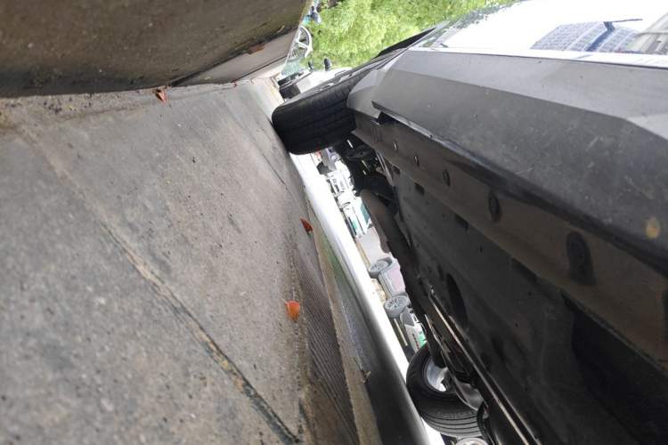 Used Haval H6 2024 1.5T Two-Wheel-Drive Classic Edition Chassis Front Right