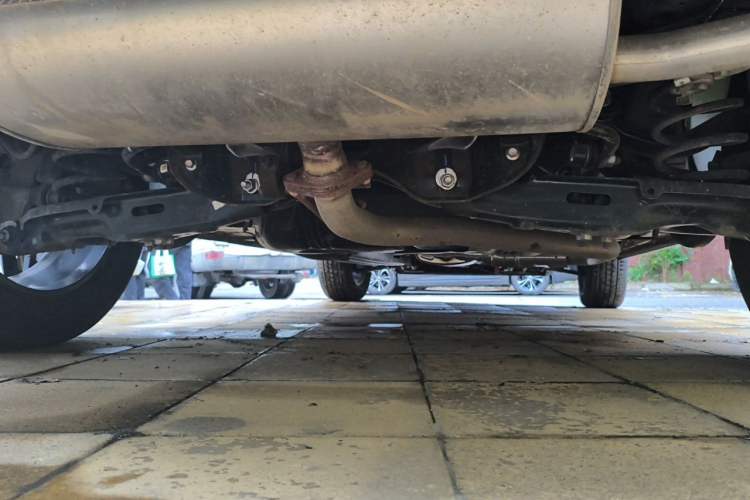 Used Haval H6 2024 1.5T Two-Wheel-Drive Classic Edition Chassis Rear