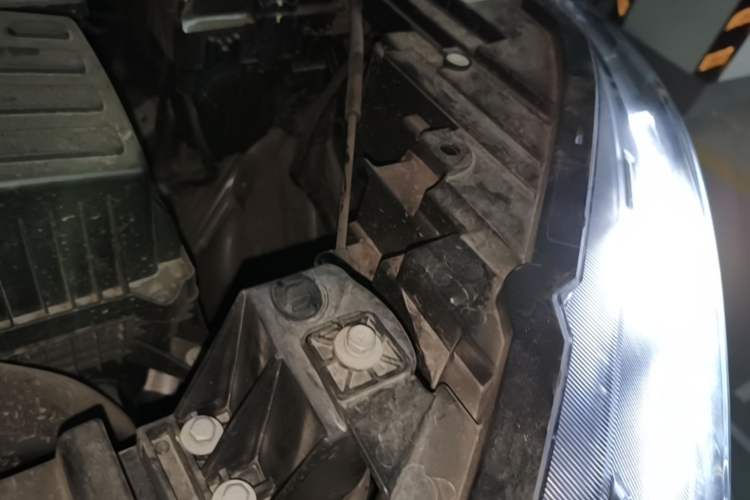 Used Haval H6 2024 2.0T Two-Wheel Drive Max Engine Bay Left