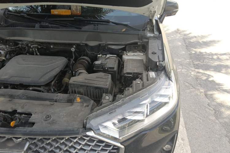 Used Haval H6 2024 1.5T Two-Wheel-Drive Classic Edition Engine Bay Left