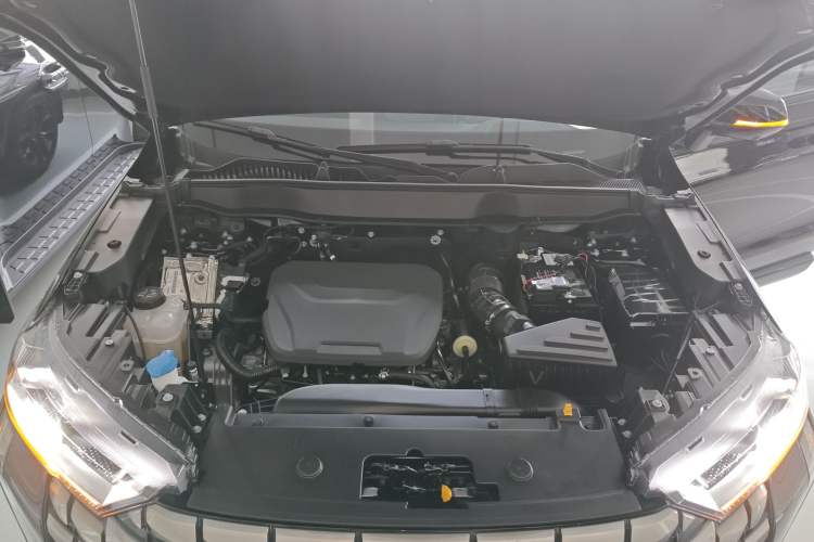 Used Haval H6 2024 1.5T Two-Wheel Drive Max Engine Bay