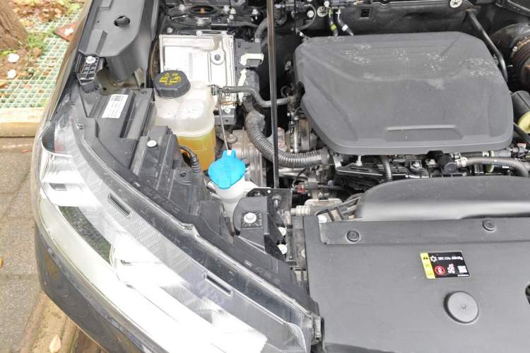 Used Haval H6 2024 1.5T Two-Wheel-Drive Classic Edition Engine Bay Right