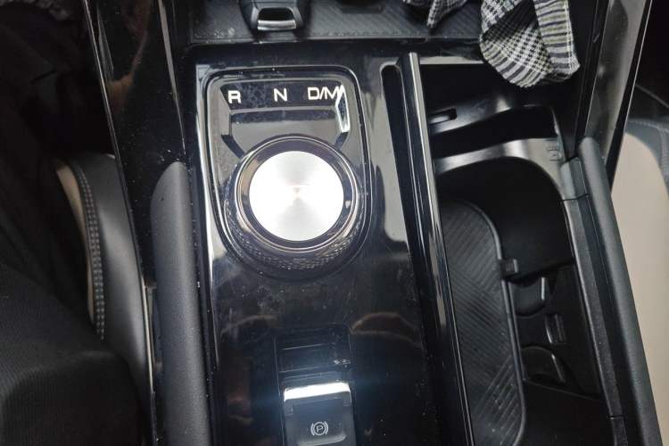Used Haval H6 2024 1.5T Two-Wheel-Drive Classic Edition Gear Lever