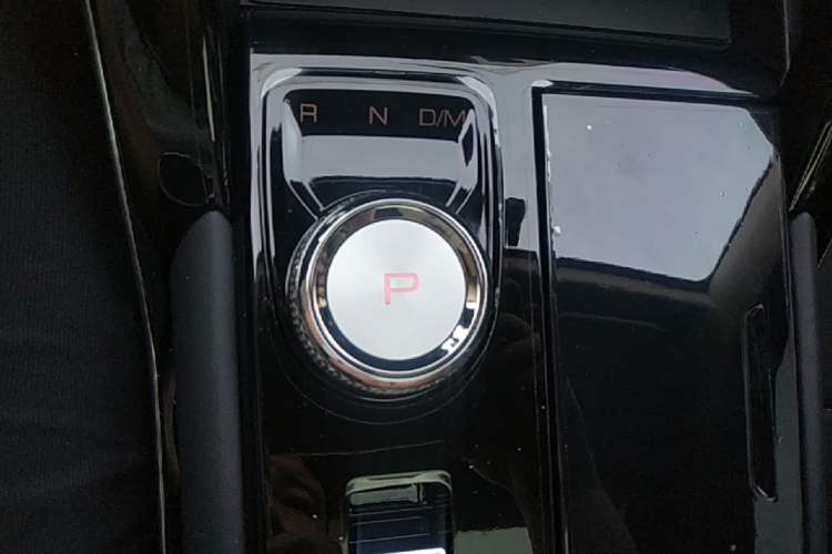 Used Haval H6 2024 1.5T Two-Wheel-Drive Classic Edition Gear Lever