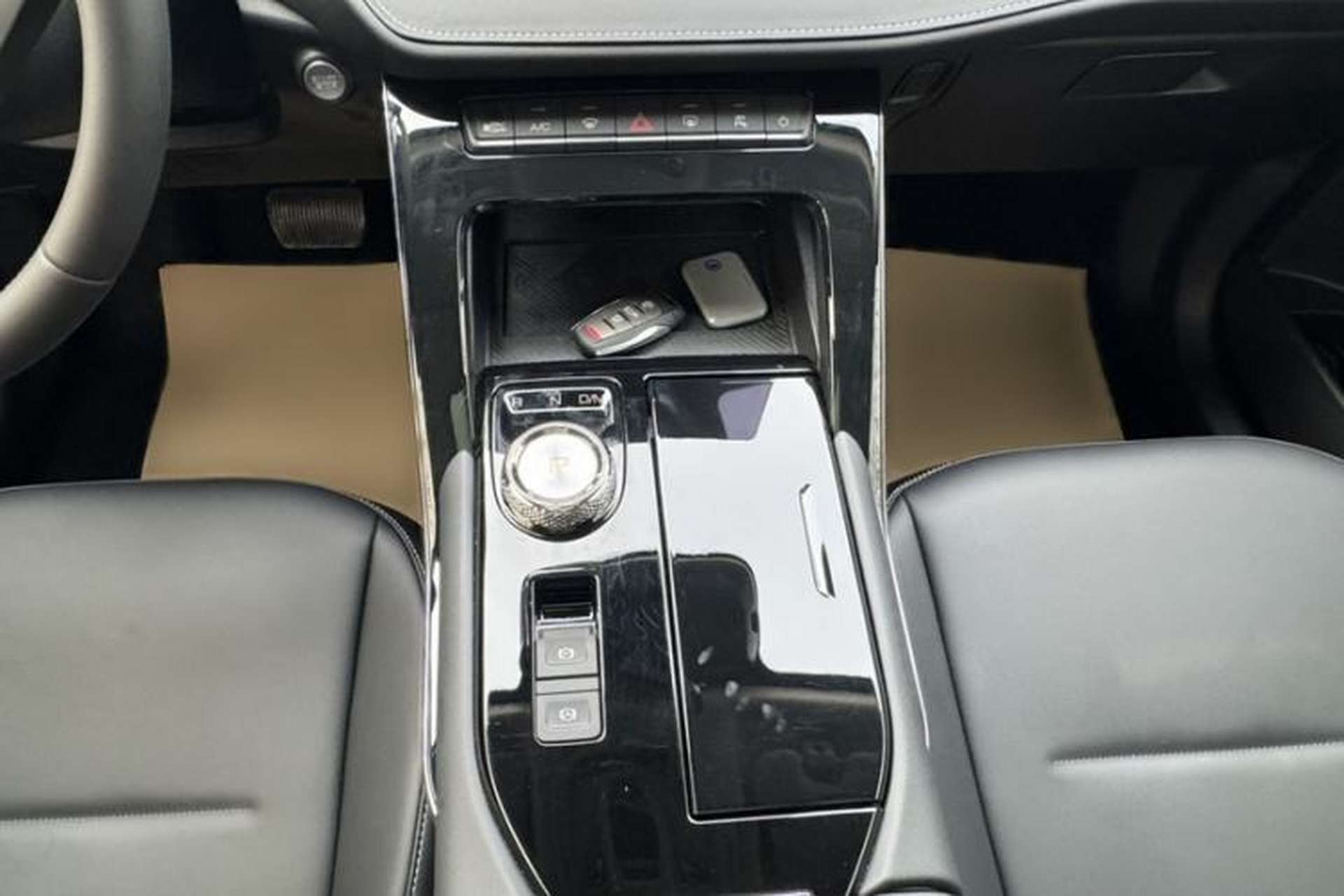 Used Haval H6 2024 1.5T Two-Wheel-Drive Classic Edition Gear Lever