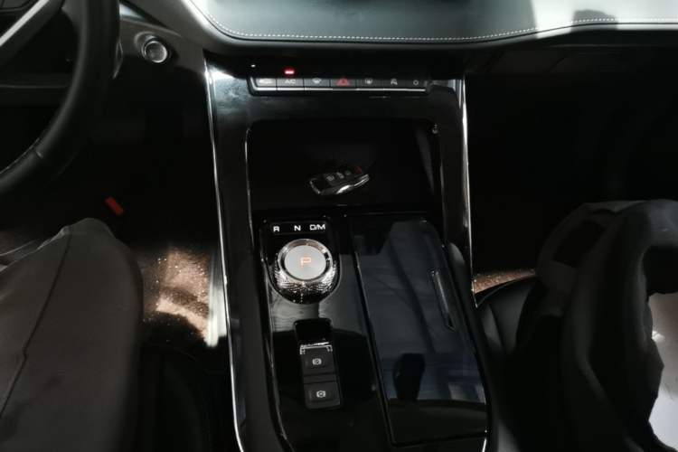 Used Haval H6 2024 1.5T Two-Wheel-Drive Classic Edition Gear Lever