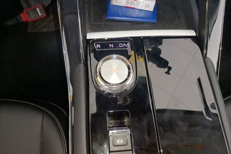 Used Haval H6 2024 1.5T Two-Wheel-Drive Classic Edition Gear Lever