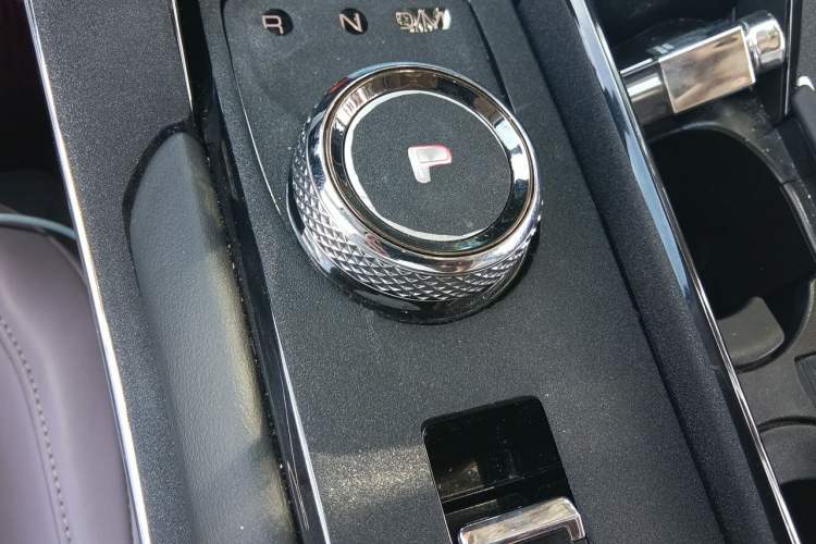 Used Haval H6 2024 1.5T Two-Wheel-Drive Classic Edition Gear Lever