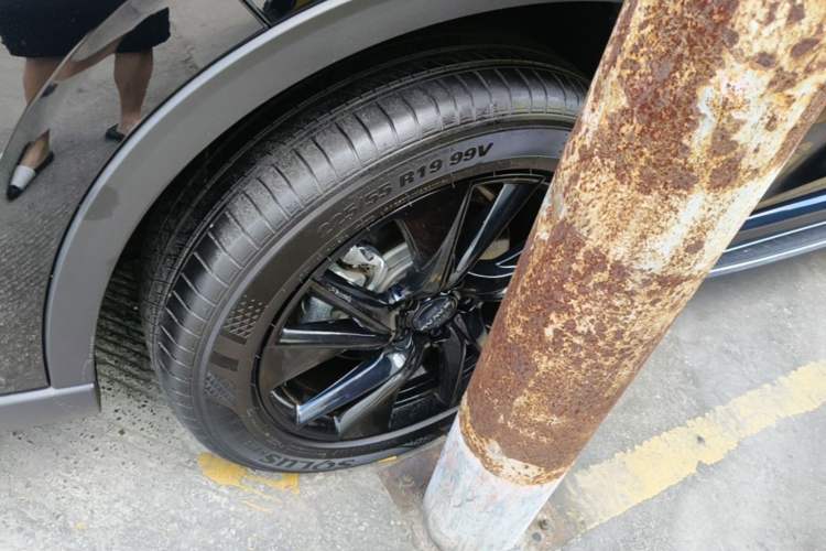 Used Haval H6 2024 1.5T Two-Wheel Drive Max Left Front Wheel Hub