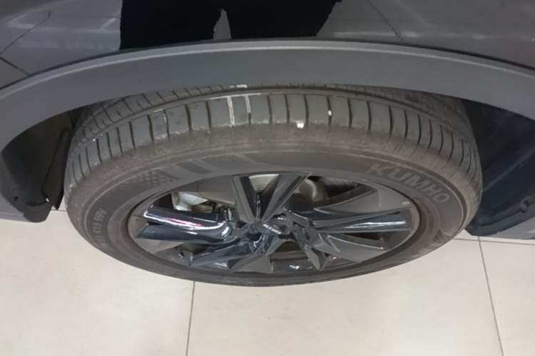 Used Haval H6 2024 1.5T Two-Wheel Drive Ultra Left Front Wheel Hub