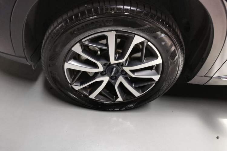 Used Haval H6 2024 1.5T Two-Wheel-Drive Classic Edition Left Front Wheel Hub