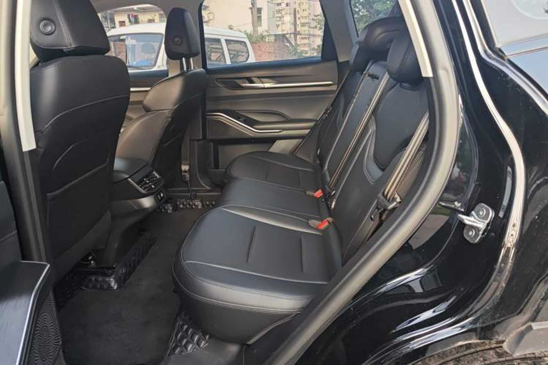 Used Haval H6 2024 1.5T Two-Wheel Drive Max Left Rear Seat