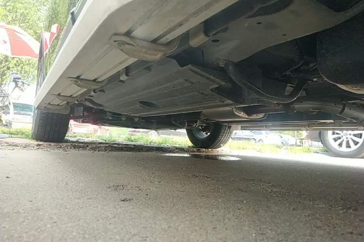 Used Haval H6 2024 1.5T Two-Wheel-Drive Classic Edition Left Side Sill