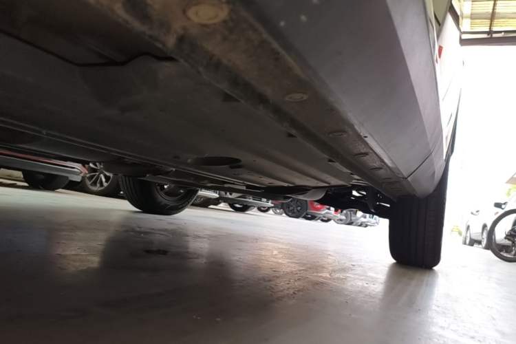 Used Haval H6 2024 1.5T Two-Wheel-Drive Classic Edition Left Side Sill