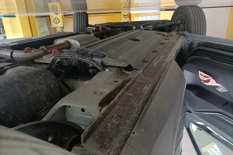 Used Haval H6 2024 1.5T Two-Wheel-Drive Classic Edition Left Side Sill