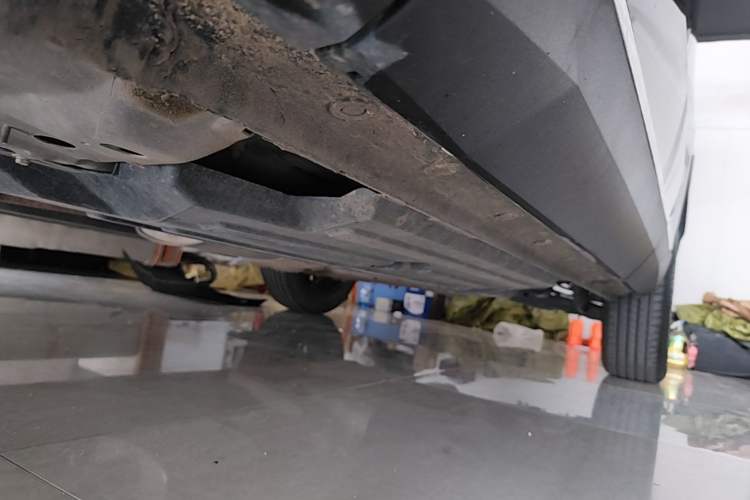Used Haval H6 2024 1.5T Two-Wheel-Drive Classic Edition Left Side Sill