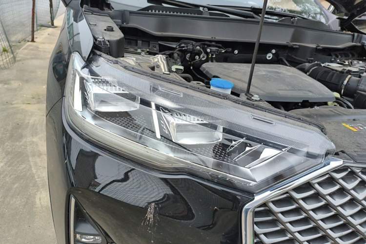 Used Haval H6 2024 1.5T Two-Wheel-Drive Classic Edition Right Front Headlight