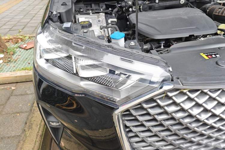 Used Haval H6 2024 1.5T Two-Wheel-Drive Classic Edition Right Front Headlight