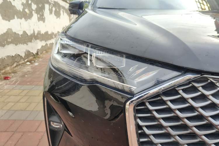 Used Haval H6 2024 1.5T Two-Wheel-Drive Classic Edition Right Front Headlight