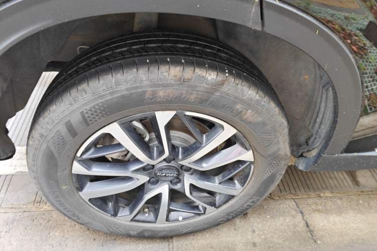 Used Haval H6 2024 1.5T Two-Wheel-Drive Classic Edition Right Front Wheel Hub