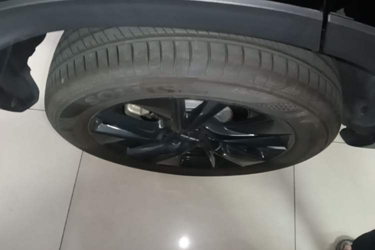 Used Haval H6 2024 1.5T Two-Wheel Drive Ultra Right Rear Wheel Hub