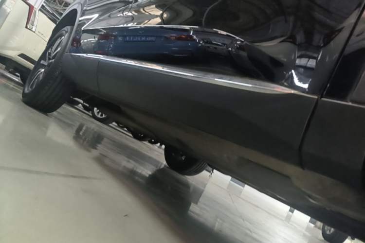 Used Haval H6 2024 1.5T Two-Wheel-Drive Classic Edition Right Side Sill