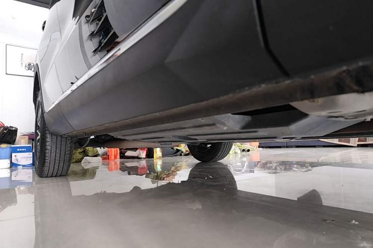 Used Haval H6 2024 1.5T Two-Wheel-Drive Classic Edition Right Side Sill