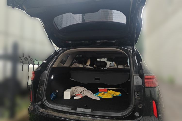 Used Haval H6 2024 1.5T Two-Wheel-Drive Classic Edition Trunk