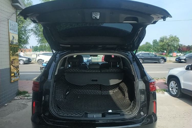 Used Haval H6 2024 1.5T Two-Wheel-Drive Classic Edition Trunk