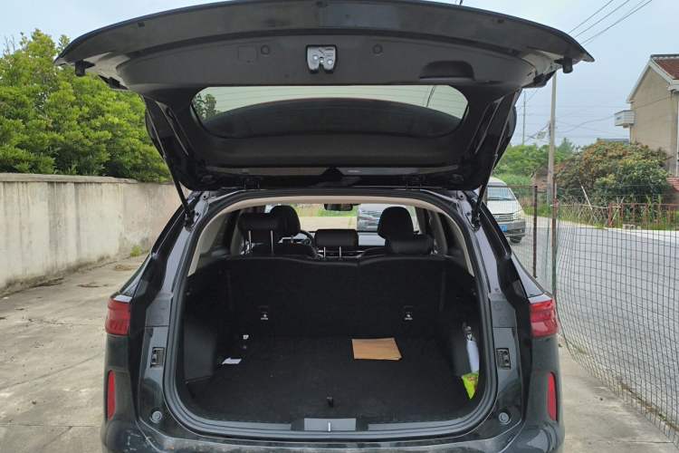 Used Haval H6 2024 1.5T Two-Wheel-Drive Classic Edition Trunk